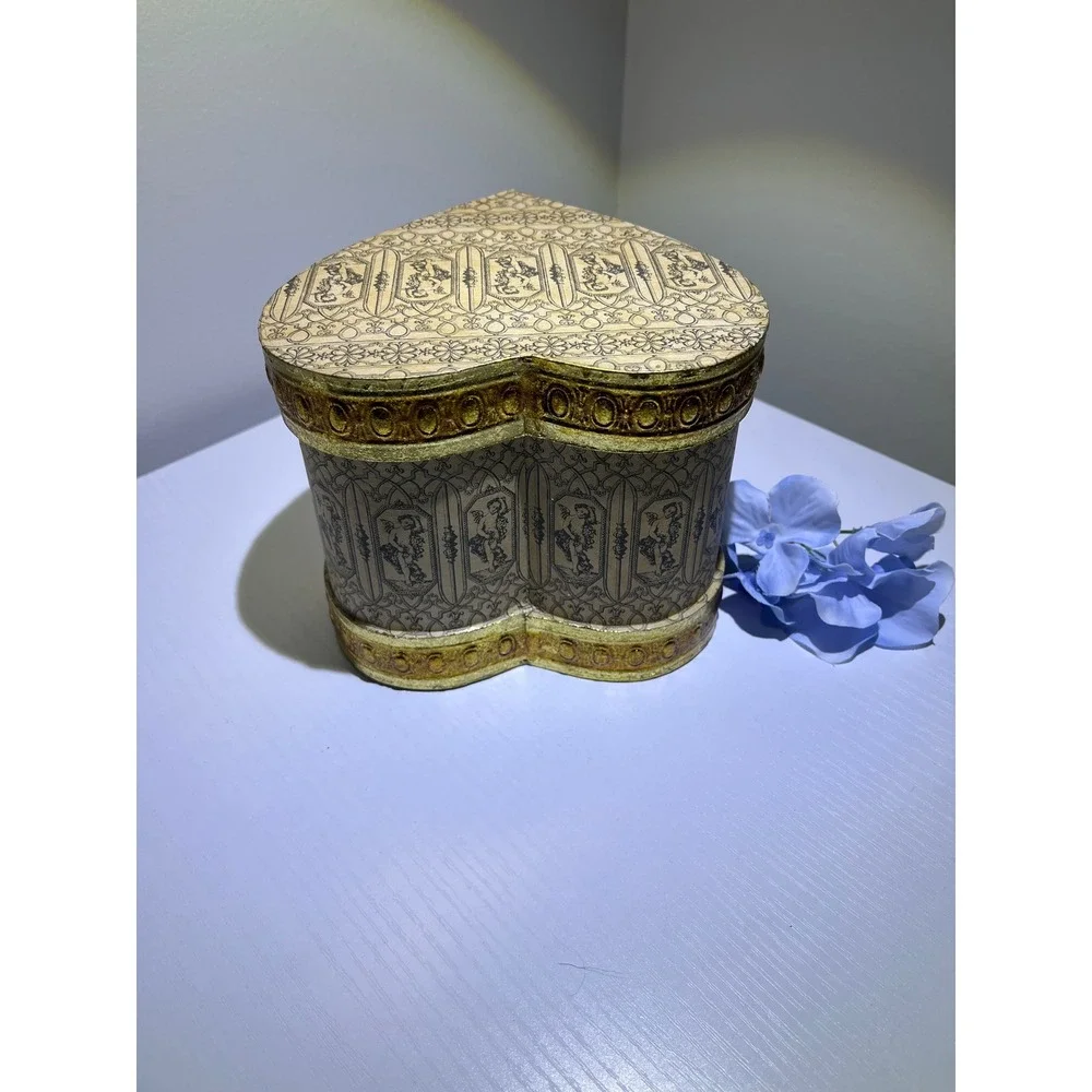 Vintage Heart Shaped‎ Decorative cardboard Gift Boxes Set Gold Trim Ornate